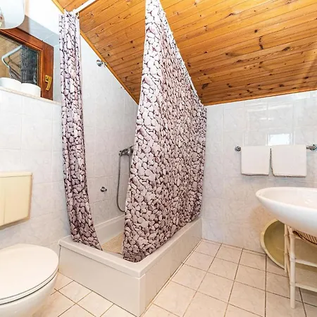 1 Bedroom Lovely In Mastrinka *