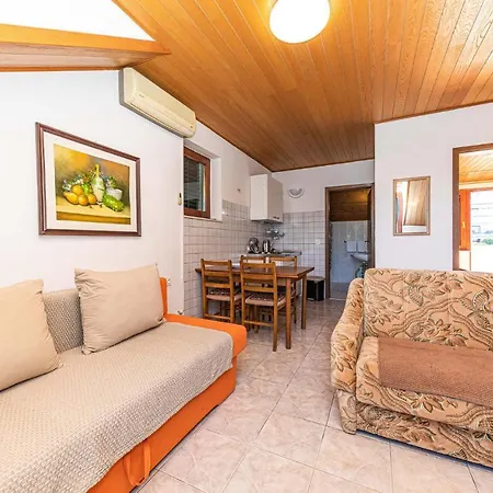 1 Bedroom Lovely In Mastrinka * Trogir
