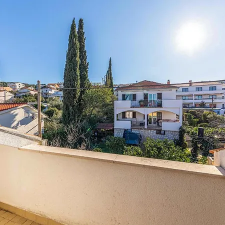 Apartment 1 Bedroom Lovely In Mastrinka