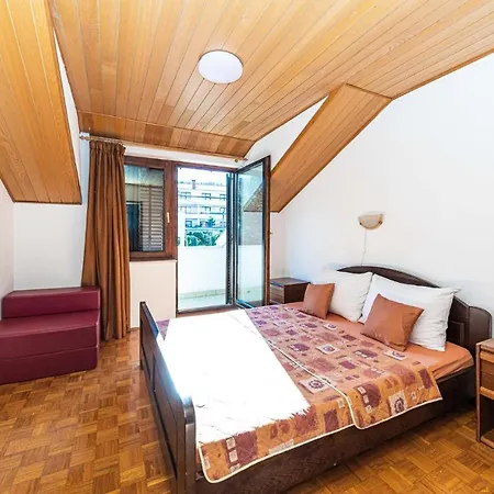 Apartment 1 Bedroom Lovely In Mastrinka Trogir