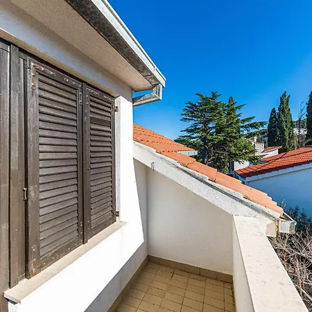 Apartment 1 Bedroom Lovely In Mastrinka *