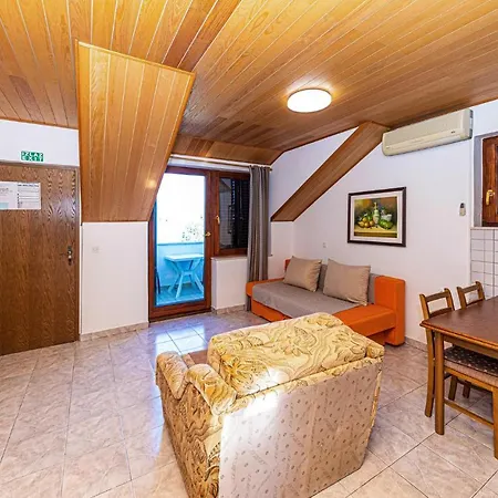 1 Bedroom Lovely In Mastrinka